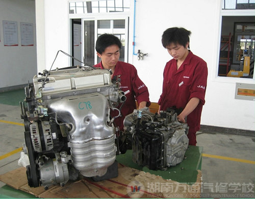 湖南萬通汽車學(xué)校，嚴(yán)凱