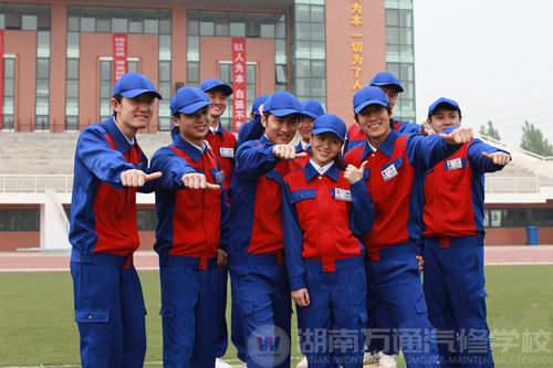 湖南萬通告訴你：大學(xué)生“被就業(yè)”現(xiàn)象說明了什么