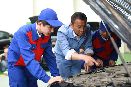 90后，我們選擇湖南萬(wàn)通汽車學(xué)校學(xué)汽修
