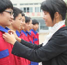 學(xué)生不分三六九等 萬(wàn)通關(guān)愛始終如一