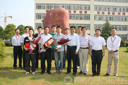 熱烈慶祝我校學(xué)子赴川比賽凱旋歸來