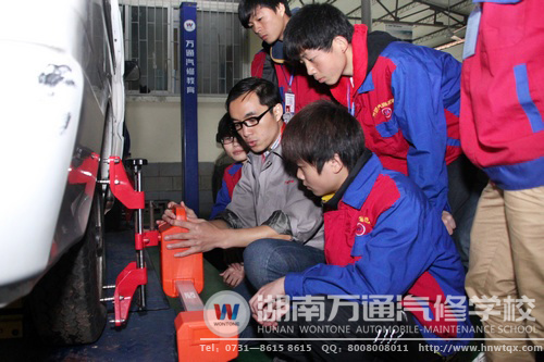 精湛汽修技術 讓打工族順利步入成才快車道