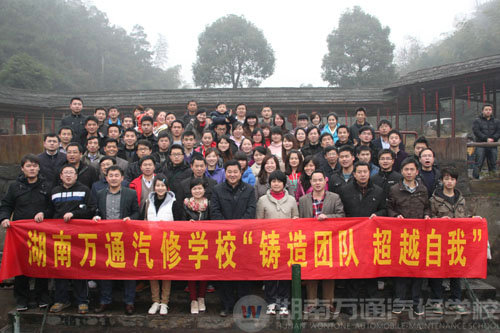 親，讓我們?cè)诖笞匀恢信c春天來(lái)個(gè)約會(huì)吧