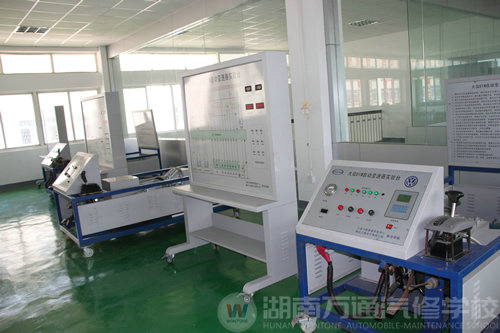 湖南萬(wàn)通汽修學(xué)校，硬件設(shè)施