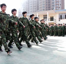 湖南萬(wàn)通2012級(jí)新生軍訓(xùn)匯演圓滿閉幕