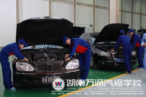 萬通竭盡所能，無論學生學習哪個專業(yè)，都能確保他們在規(guī)定的學年內掌握真正的技能