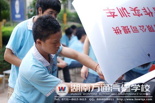 通過多種實踐平臺，湖南萬通的學(xué)生都具備了企業(yè)看中的實踐動手能力