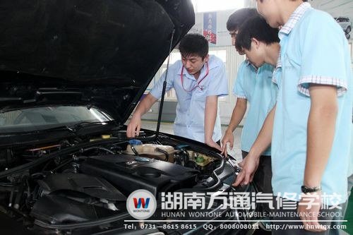 湖南萬(wàn)通科學(xué)合理的專(zhuān)業(yè)設(shè)置，讓學(xué)生易學(xué)易懂，學(xué)有所成