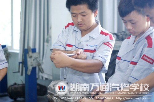 程吳鵬在湖南萬通開始了全新的學(xué)習(xí)生活