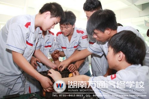 學校依據(jù)新生們的學習表現(xiàn)，特舉行開課儀式