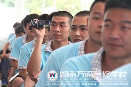 瞧，這位同學(xué)還錄制了視頻呢