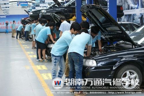 湖南萬通理實(shí)一體化教學(xué)，打造理論實(shí)踐能力兼?zhèn)涞膶I(yè)汽修人才