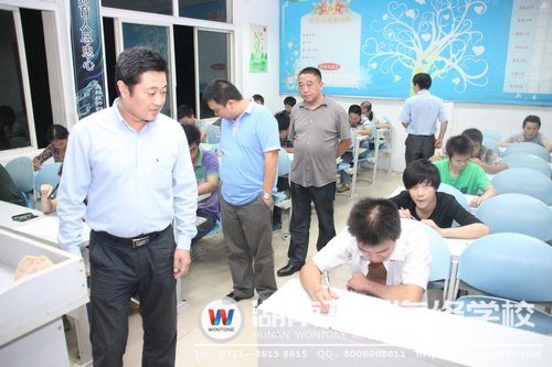 機動車維修從業(yè)資格證考試得到了學校的高度重視