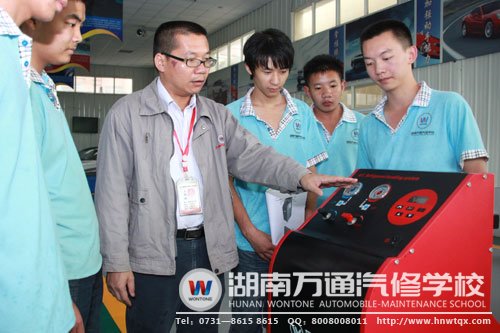 湖南萬通在教學(xué)上，傳授學(xué)生貼近市場的汽車維修新技術(shù)