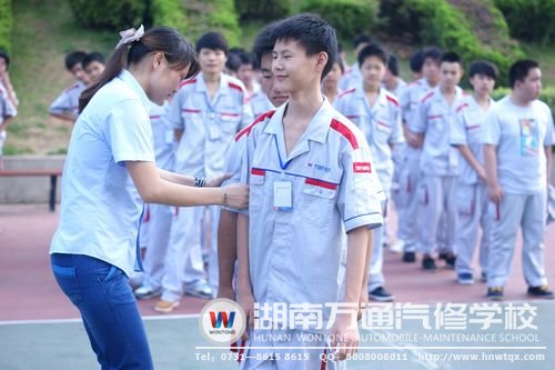 班主任與學(xué)子們一起同歡樂！