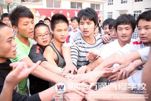 “讓我們一起加油，成為全校最棒的班級”！