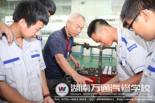學(xué)實(shí)用汽修技能，破除就業(yè)魔咒！