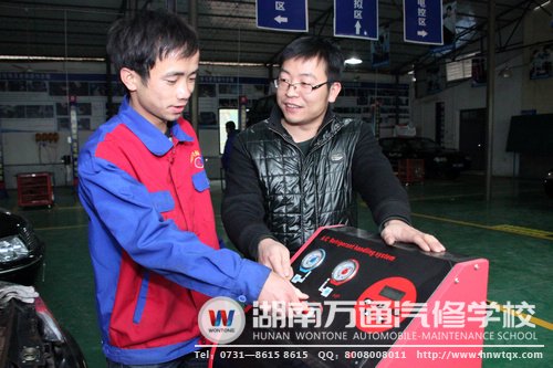 蔡強(qiáng)學(xué)汽修，源于內(nèi)心的熱愛