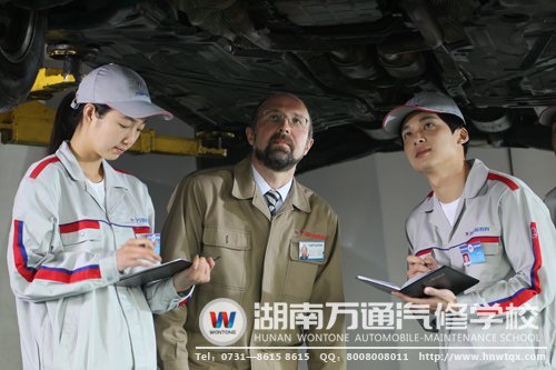 湖南萬通學(xué)子深諳汽修行業(yè)前景，選擇了學(xué)汽修作為人生的跳板