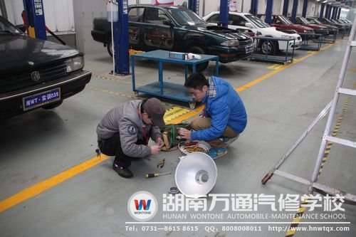 學(xué)校后勤水電工作人員及時排查任何安全隱患