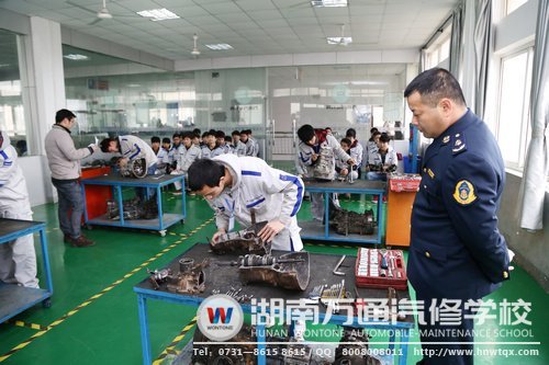 即使是運管局的領(lǐng)導在一旁，學子都不會緊張！