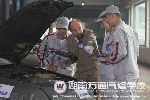 汽車行業(yè)發(fā)展迅猛，學(xué)汽修成為了一個(gè)極具潛力的選擇