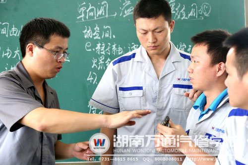 不懂就問，程修杰學習十分認真