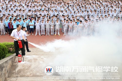 湖南萬通：學(xué)校組織消防演練，提高學(xué)生消防意識(shí)