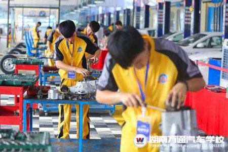 只用學(xué)費來衡量一所學(xué)校,你確定能選到好學(xué)校嗎?