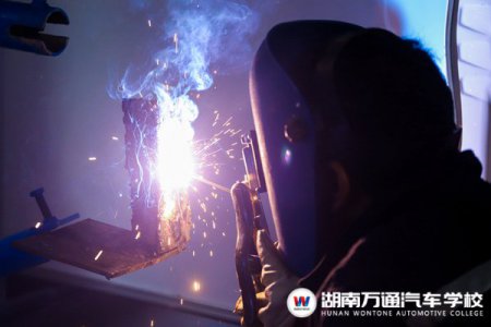 極度緊缺人才：焊工高居榜首，現(xiàn)在學(xué)還來(lái)得及！