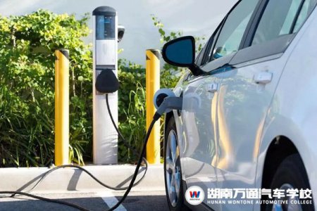 汽車知識(shí)|春節(jié)開(kāi)車返鄉(xiāng)，這些用車知識(shí)你必須知道！