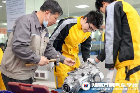聚焦職業(yè)教育，人人出彩，技能強(qiáng)國！