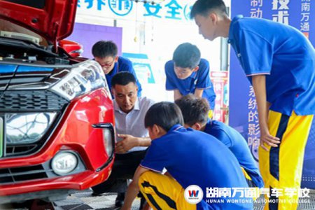 大揭秘！選專業(yè)很迷茫？快來(lái)收藏這份熱門專業(yè)的就業(yè)指南