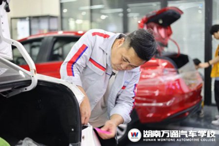 新年學(xué)新技 | 2023開年，成年人學(xué)什么技術(shù)最靠譜？