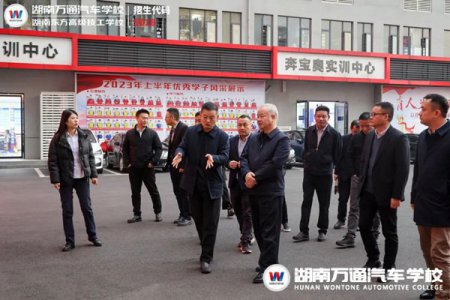 熱烈歡迎湖南省退役軍人事務(wù)廳領(lǐng)導(dǎo)小組蒞臨我?？疾熘笇?dǎo)工作！