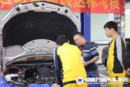 初中生敲開職校大門：探索技術(shù)人生的無限可能！